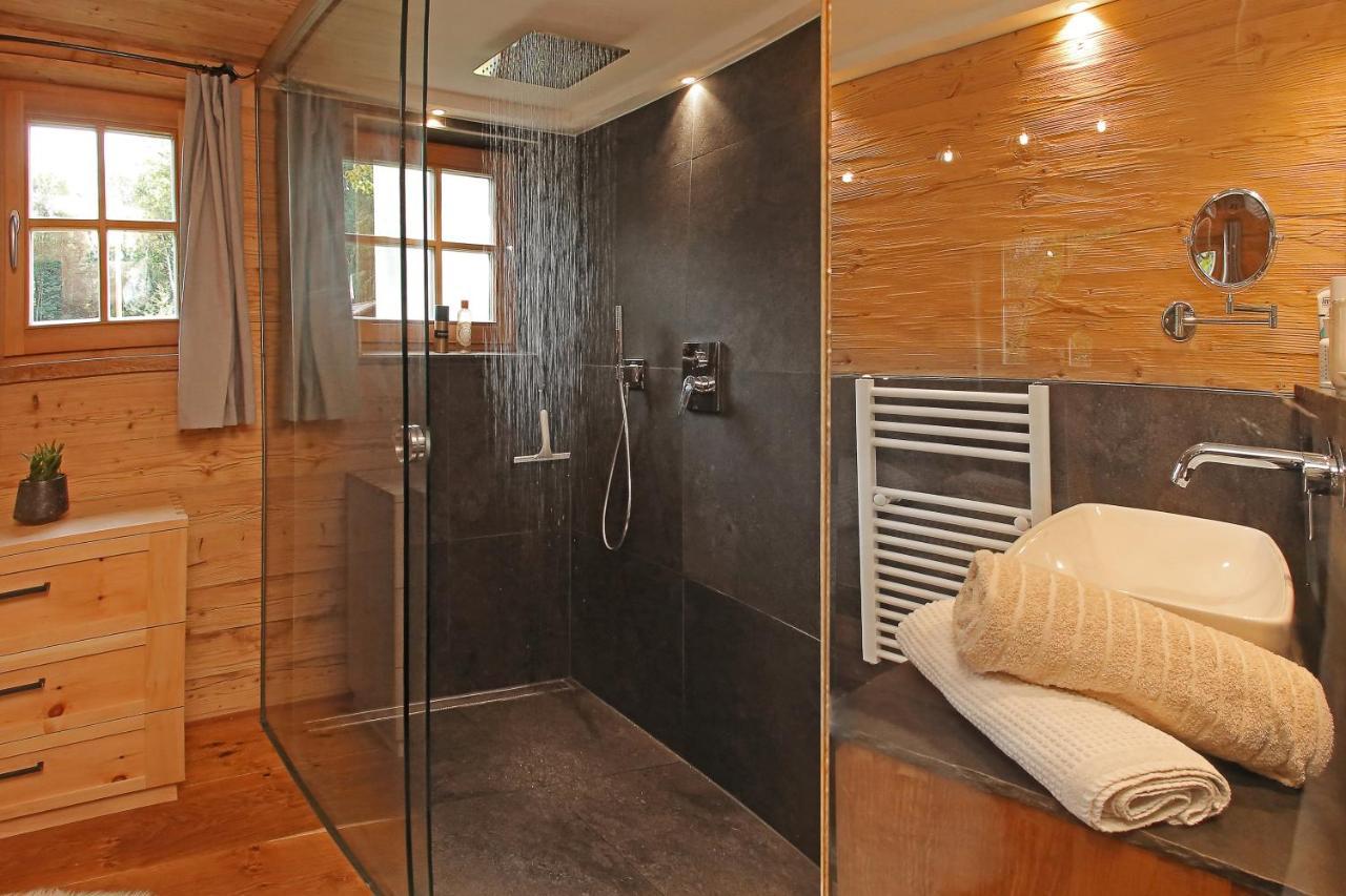 Das Alm-Chalet-Chiemsee แบร์เนา อัม คีมเซ ภายนอก รูปภาพ